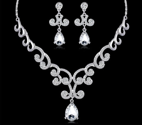 3 Pcs SILVER Jewelry Set Chandelier Pearls & Rhinestone (Earrings & Necklace) JS-045
