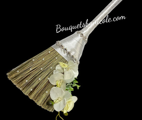 BR03~Customized Wedding Jumping broom l White l Traditional Wedding Broom l African American Heritage l Decorated Broom l Bling