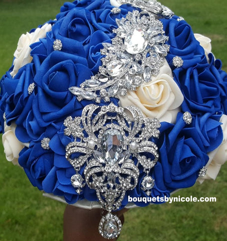 Brooch bouquet with real flowers sale