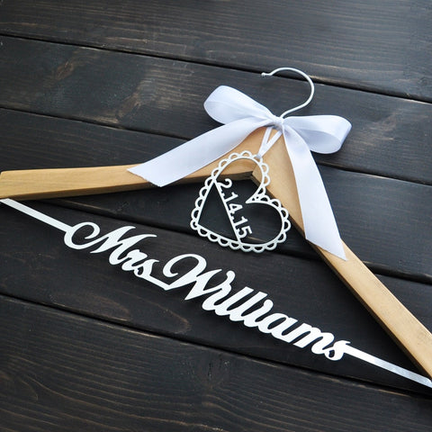 Personalized Wedding Hanger Bride Bridesmaid Groom Name Hanger With Bow Wedding Gifts Bridal Dress Hanger 3 Style